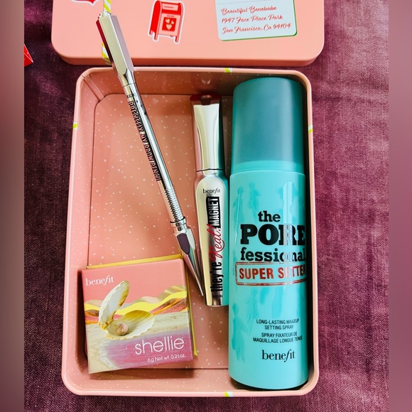 Benefit Full Size Gift Set - Picture 6 of 9